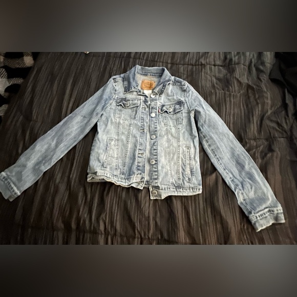 Jean jacket - Picture 1 of 3
